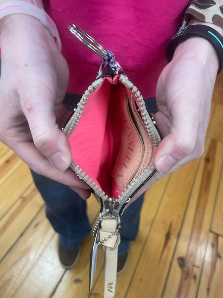 Consuela Pouch Madi