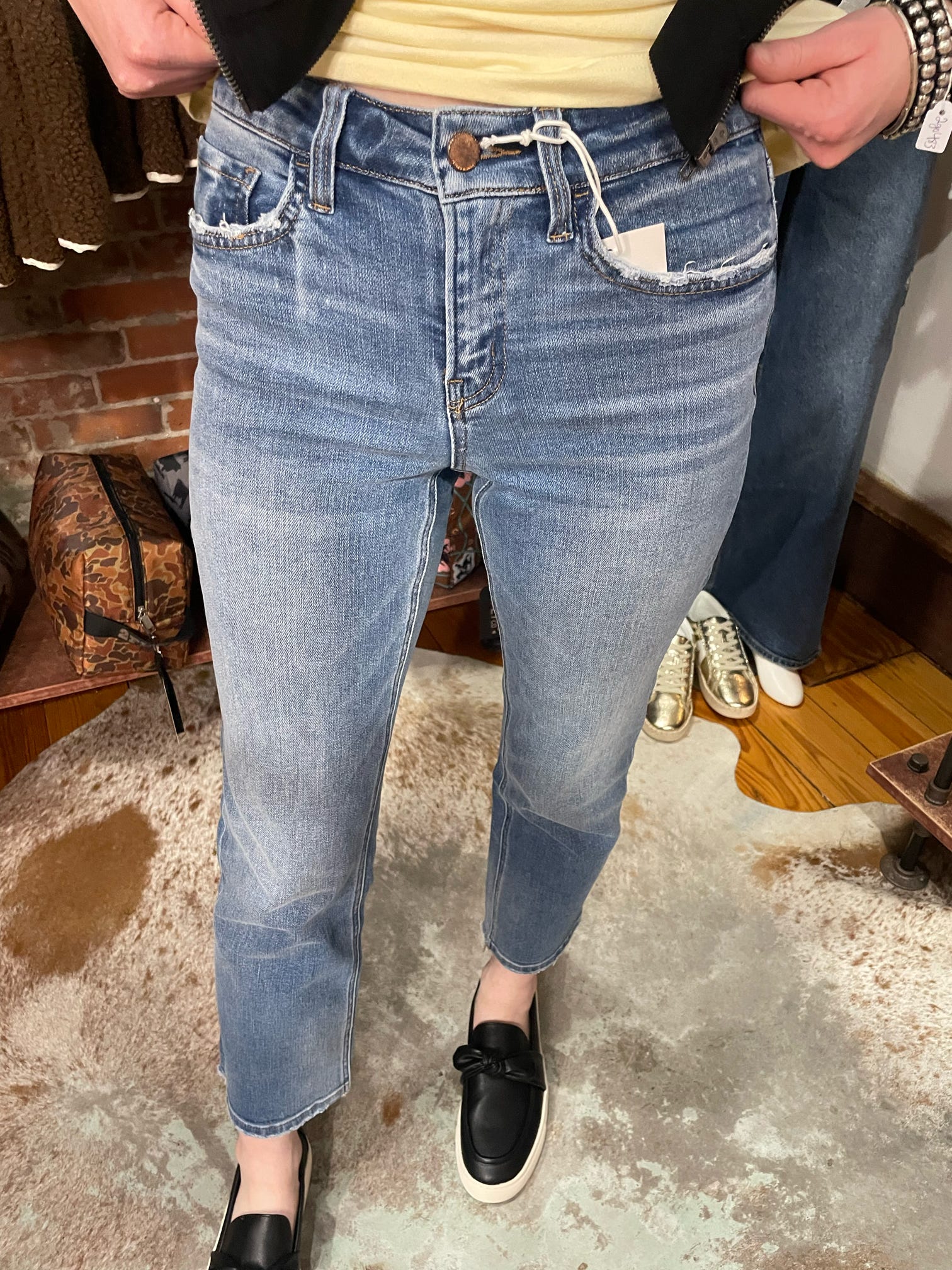 Stately Mid Rise Crop Straight w/ Uneven Hem Detail Jean