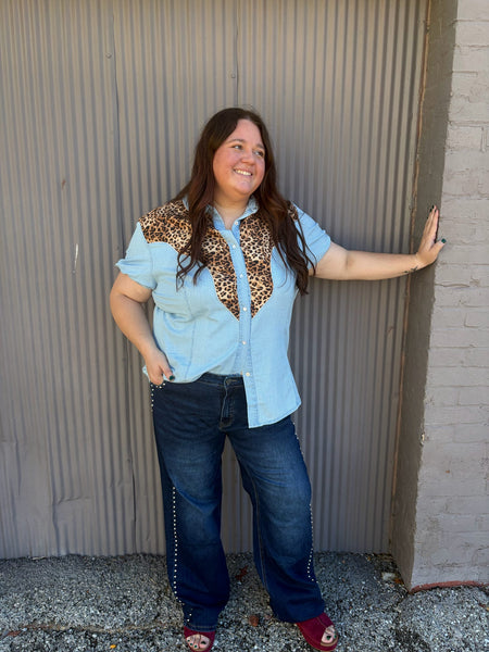 Coco+Carmen EverStretch Wide Leg w/ Stud Details Indigo Dark Jeans
