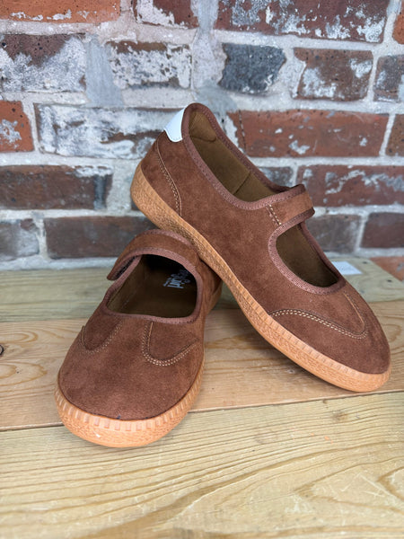 Corkys Calm Down Sneaker in Chestnut