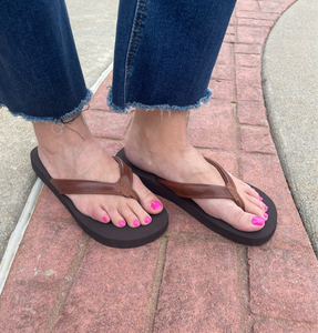 Summer Plans Flip Flop Cognac