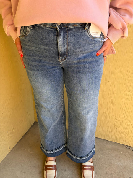 Coco+Carmen EverStretch Wide Leg Ankle w/ Raw Contrast Bottom Medium Denim