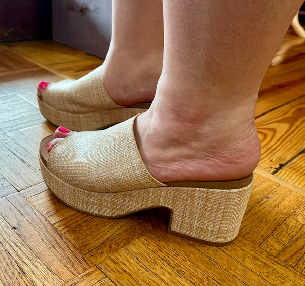 Corkys Totally Buggin Wedge Raffia