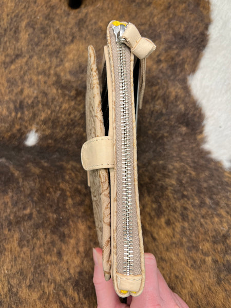 Consuela Slim Wallet Lawton